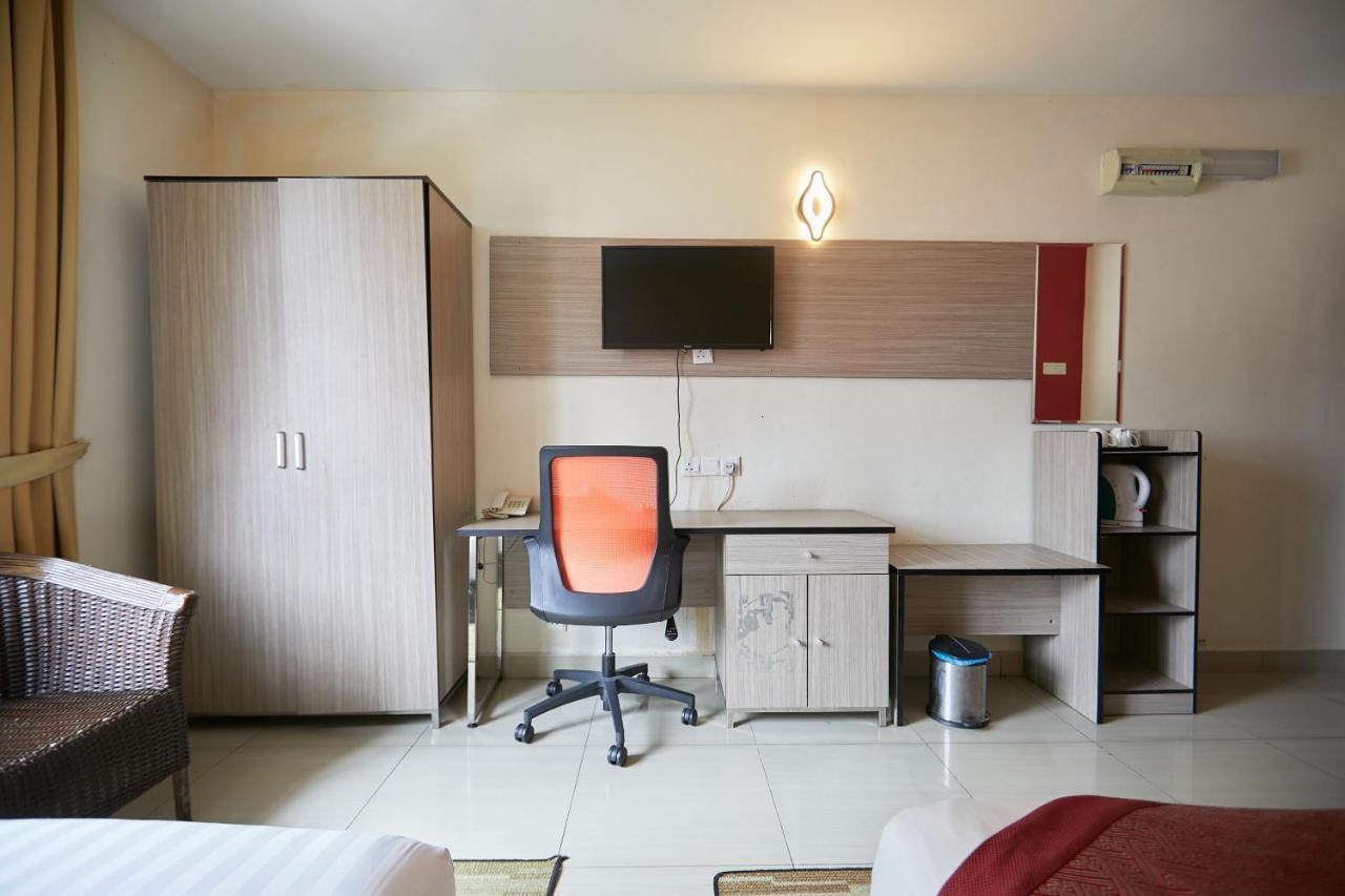 Dolphin Hotel, Chow Kit Kuala Lumpur Exterior foto